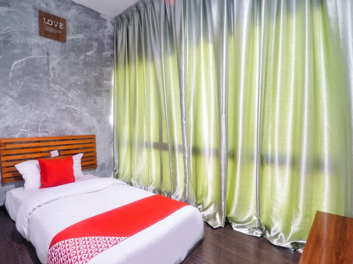 Oyo 1119 Memoire Express Hotel Kuching Eksteriør bilde