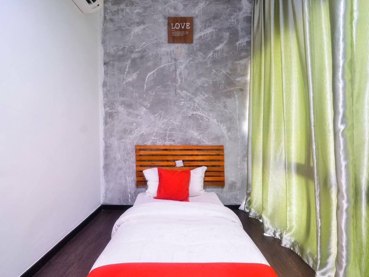 Oyo 1119 Memoire Express Hotel Kuching Eksteriør bilde